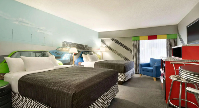 Четырёхместный номер Standard Travelodge Hotel by Wyndham Saskatoon