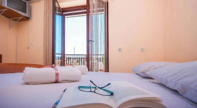 Inviting Holiday Apartment in Primosten