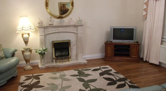 Efail Newydd Cross Inn, Book Hotel Cross Inn Glamorgan