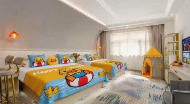 Семейный тент Oasis island · s Hotel (Dunhuang Shazhou night market)