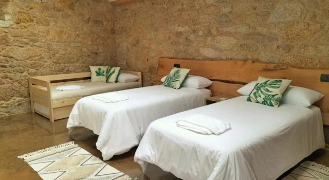 iSlow Coliving, Varaa Hotelli Laxe Camino dos Faros
