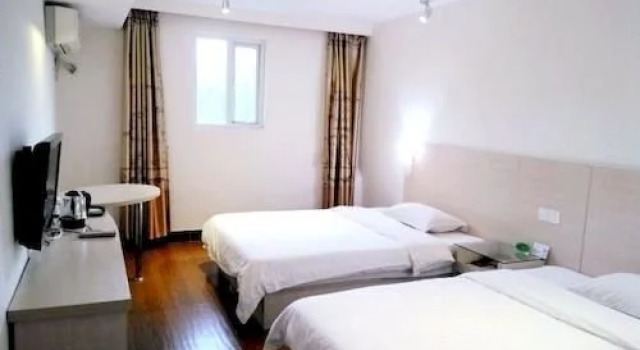 Nanning Caiyuan Business Hotel, Rezerwuj Hotel Hotele w Nanning z parkingiem, Parking