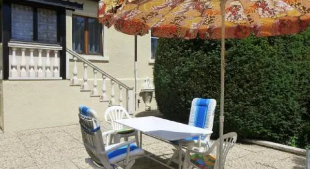 Holiday Home Chemin de la Pralay Genthod, Rezerwuj Hotel Hotele w Vaud z basenem, Basen