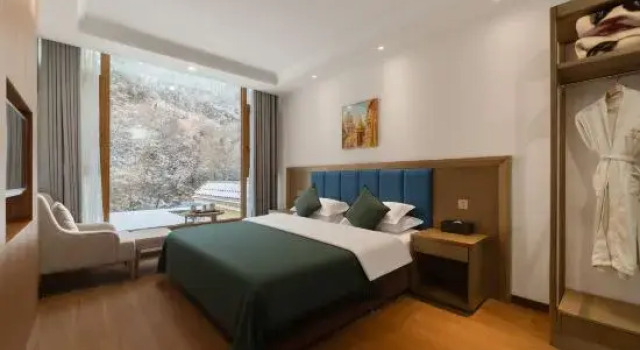 Люкс Deluxe Lixian Bipeng Shiguang Hot Spring Hotel