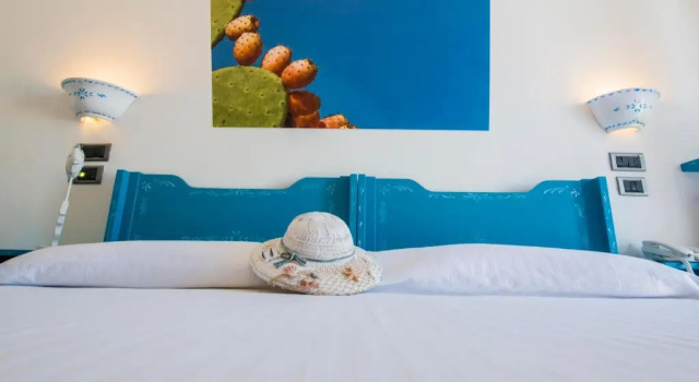 Трёхместный номер Standard с видом на море Hotel La Roccia
