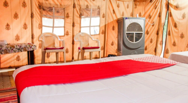 Номер Deluxe OYO 26228 Royal Camps