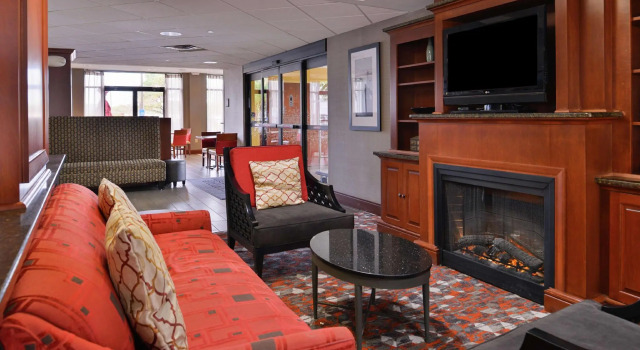 Hampton Inn Norfolk/Virginia Beach, Boek Hotel Hotels in Virginia met ontbijt, Ontbijt