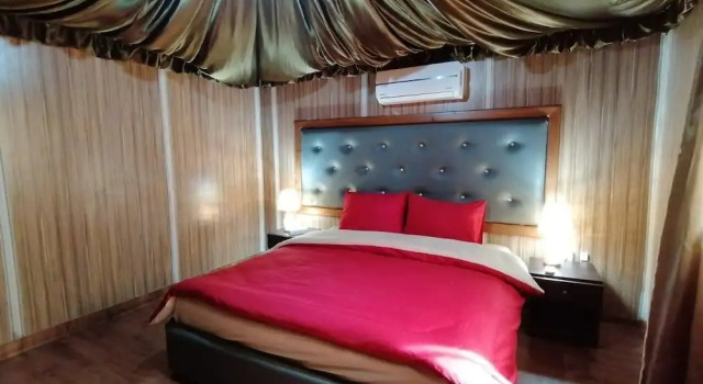Sharah Luxury Camp, Rezerwuj Pole kempingowe Kempingi i glamping w Wadi Rum, Pole kempingowe