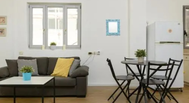 Beachfront 52 by Tlv 2 Rent, Забронировать Отель Отели Тель-Авива с парковкой, рядом с Пляж Иерусалим, Парковка
