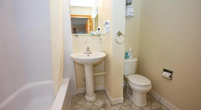 Номер Standard Blue Door Inn