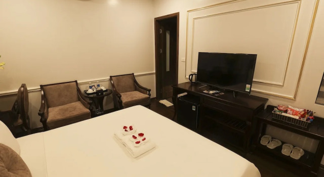 Номер Standard Royal Văn Phú Hotel