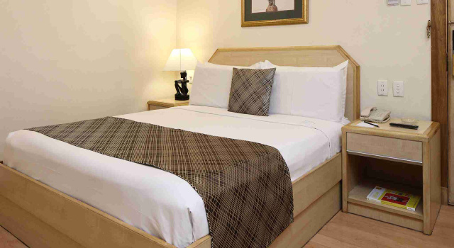 Номер Standard Manila Lotus Hotel