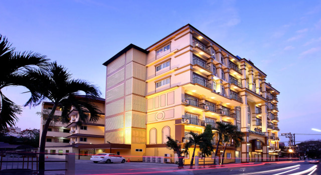 Victoria Nimman Hotel, Забронировать Отель Отели Чиангмай 3 звезды, рядом с Ton Payom Market, 3*