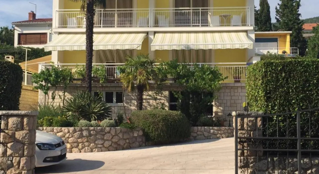 Apartments & Rooms Marina