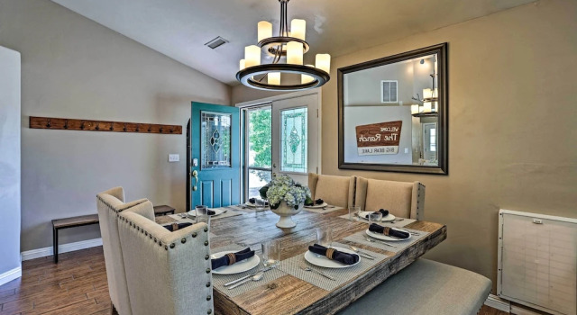 Hot Tub & Mtn Views: Peaceful Big Bear Home!, Забронировать Дом для отпуска Отели в центре Биг-Бэар-Сити, в центре