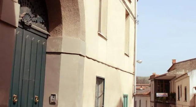 Casa Albergo S. Vincenzo De Paoli - Residenziale per over 65, Book Pension Hoteller i Castel Morrone med parkering, Parkering