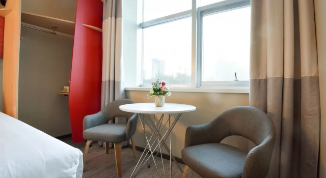 Семейный номер Standard Ibis Lanzhou Anning Customs Metro Station