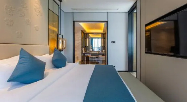 Suite Binjiang Hotel