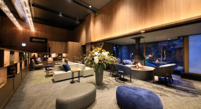Naruko Fuga, Book Hotel Osaki 