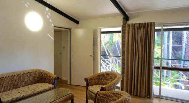Апартаменты Yongala Lodge by The Strand