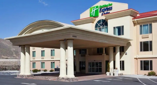 Кровать в общем номере Holiday Inn Express Hotel & Suites Carson City by IHG
