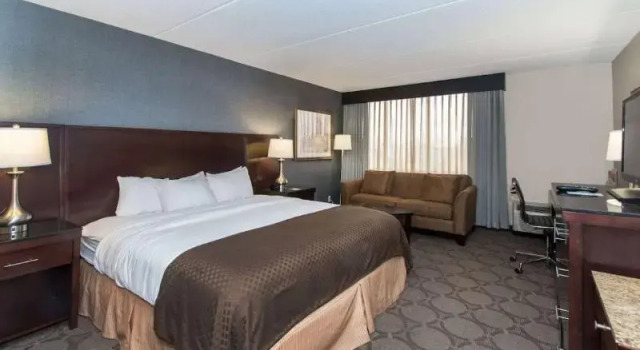 Двухместный полулюкс Wyndham Columbus