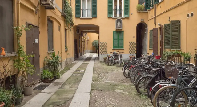 Isola-Garibaldi newly renovated 1 br by Rentopolis, Book Hotel Milan Lombardy