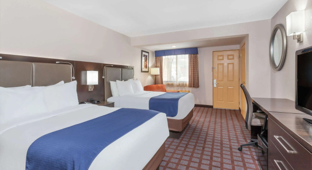 Days Inn by Wyndham Woodbury Long Island