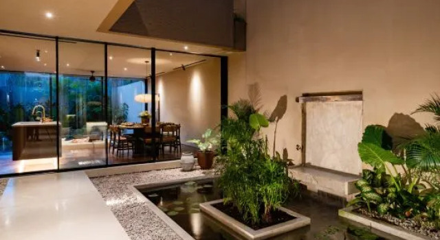 Modern Villa with Rooftop Pool, 500m to Berawa Beach