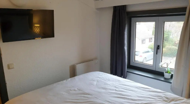Vakantie appartement BePinay15, Rezerwuj Apartament Hotele w Bruksela z parkingiem, Parking