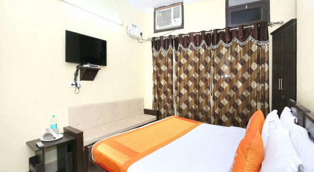 OYO 11642 Hotel Golden Grand, Book Hotel Amritsar Punjab
