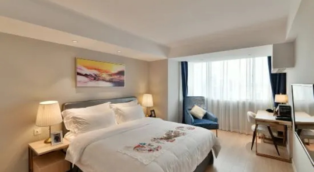 Люкс Deluxe Citadines Aparthotel Shanghai Jingan Temple