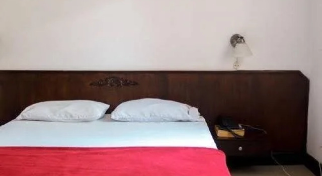 Hotel D'Caprices