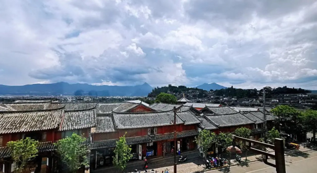 Студия Deluxe Lijiang SuYunJian Homestay