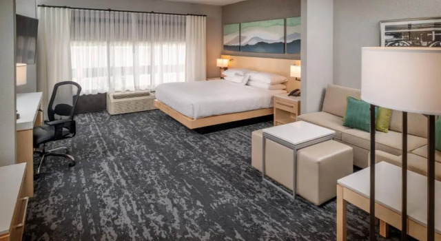 Двухместный клубный люкс Delta Hotels by Marriott Huntington Downtown