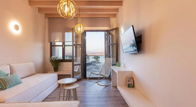 V77 Seafront Suites