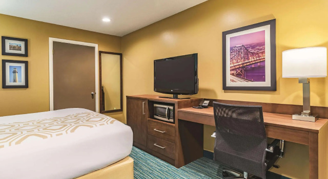 Двухместный номер Standard La Quinta Wyndham SFO Airport West Millbrae-Presidents Award Winner-FREE ARPRT SHTL