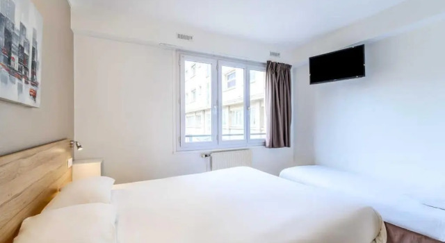 Трёхместный номер Classic Hôtel Rouen Alba