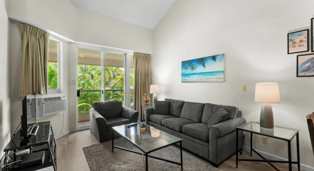 Номер Standard c 1 комнатой с балконом Maui Banyan A-202 by Maui Rental Group