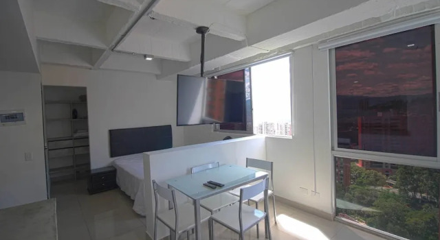 Estudio Piso Alto Con Bacon Poblado La Frontera, Prenota Appartamento El Poblado 