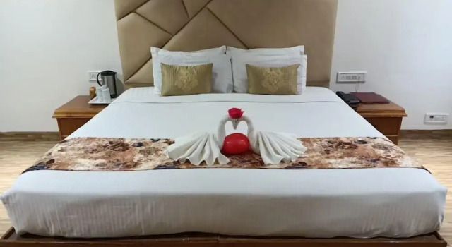 Hotel Grand Riviera, Забронировать Отель Отели штата Химачал-Прадеш 3 звезды, 3*