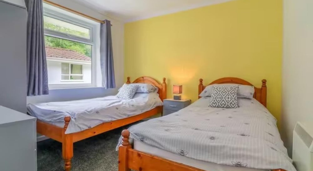 2 Bed Cottage - Sleeps 4 - Pets - Parking - Wifi, Rezervasyon Tatil Evi Merseyside villalar, Villa