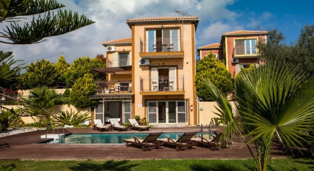 3Queens Villas, Забронировать Отель Отели Скал 3 звезды, рядом с Пляж Скала, 3*