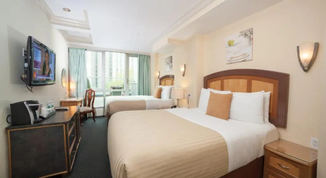 Четырёхместный номер Deluxe с балконом Hotel Mulberry
