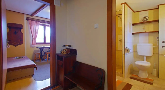 Yellow Paradise House, Buchen Sie Hotel Hrabušice Zips