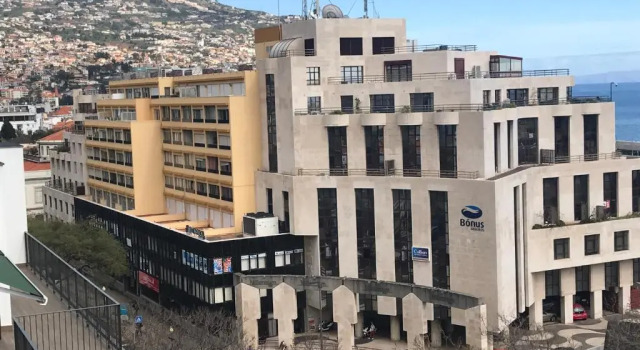 Avenida Arriaga 806 Top Floor, Rezerwuj Hotel Hotele w Funchal z parkingiem, Parking