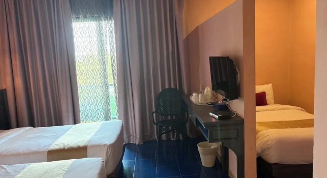 Трёхместный номер Standard с балконом Chiangkhong Teak Garden Riverfront Hotel