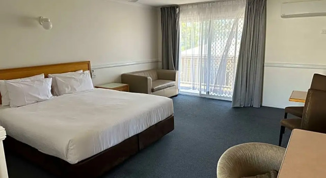 Двухместный номер Superior с балконом Ambassador Motor Lodge