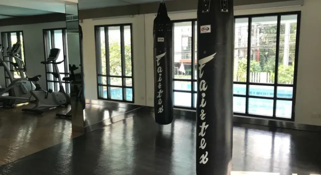 TC Contel @ Ploenchit, Забронировать Отель Отели Бангкока с бассейном, рядом с Торгово-развлекательный центр Кореан Таун, Бассейн