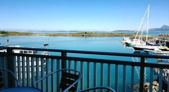 Люкс с 2 комнатами с видом на море Kjerringøy Bryggehotell